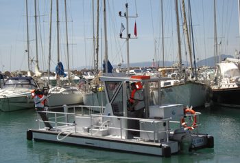 bateaux pour nettoyer la mer