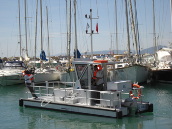 bateaux pour nettoyer la mer