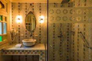 43712873_179537359601139_7378485172913569792_n